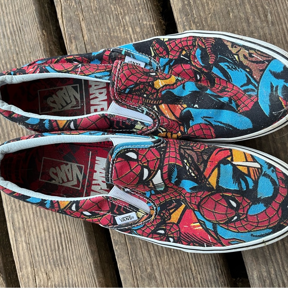 Vans Men’s Marvel Spider-Man Slip-On Shoes - Red and Blue
